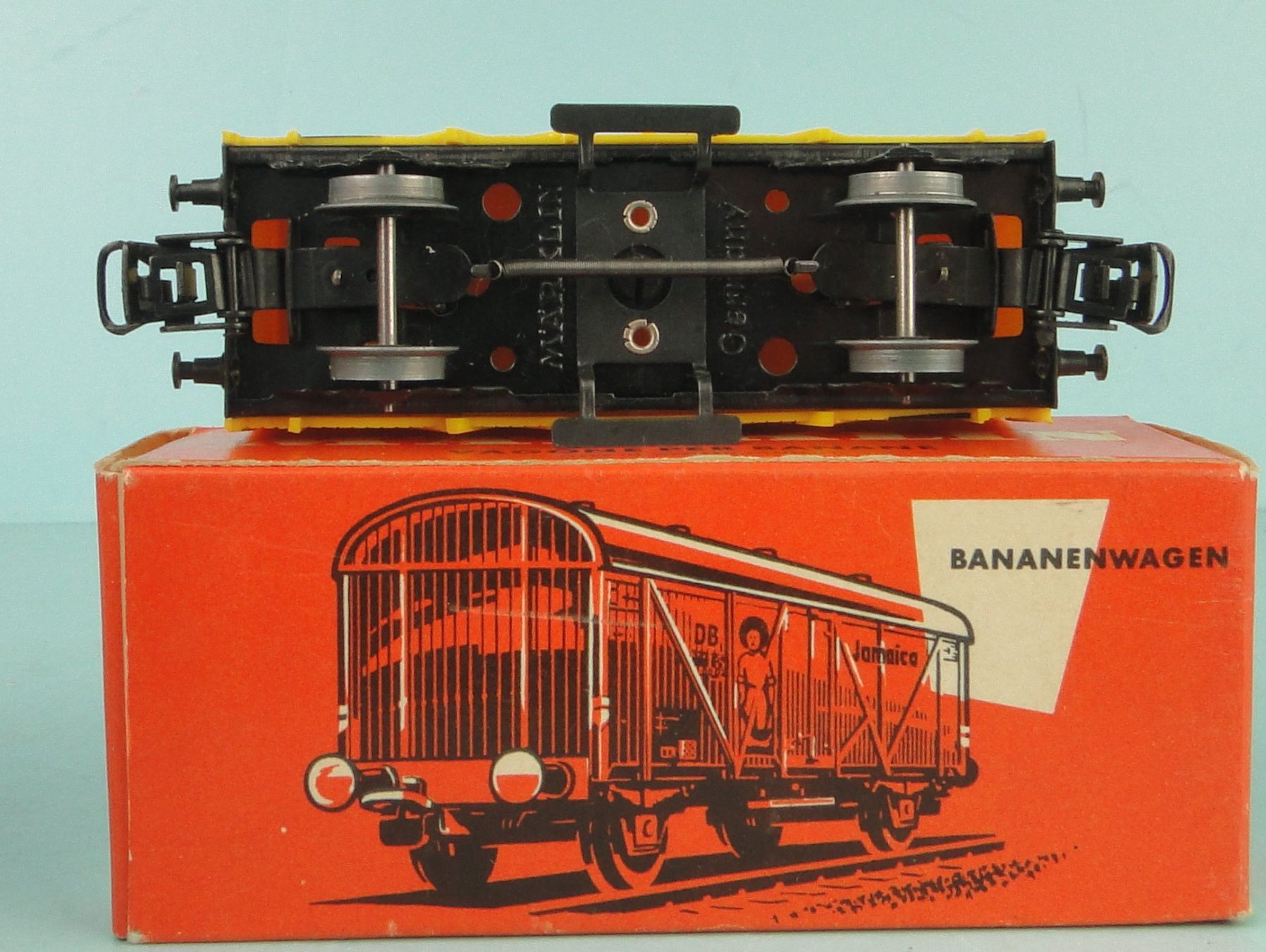 Märklin Modellini di ferrovie: Märklin 4509 Bananenwagen – Usato da Bülach venduto da cann11 3