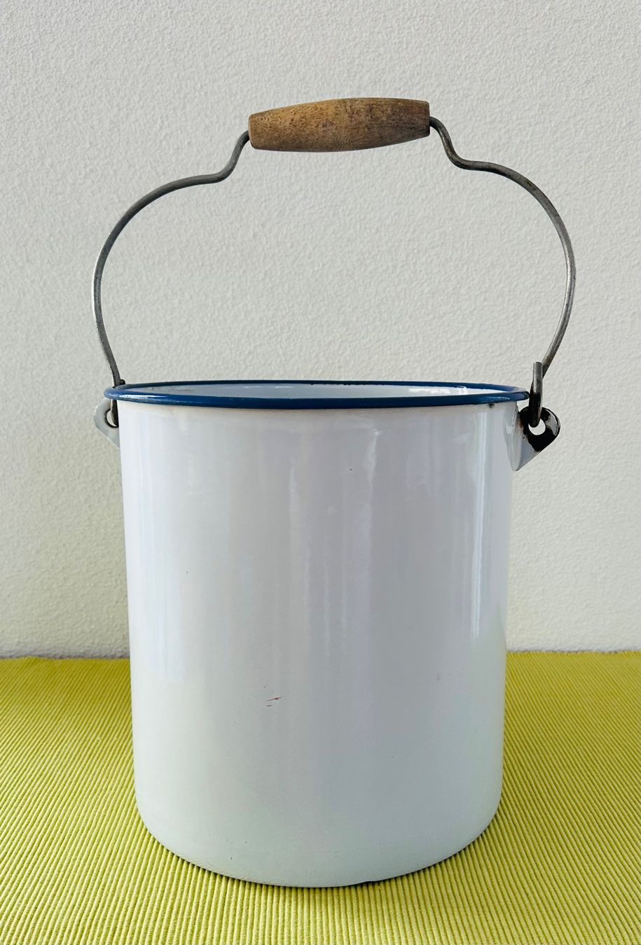 Altro per la casa: Emaille Kessel / Eimer, mit blauem Rand,  MERKER SCHWEIZ – Difettoso da Jonschwil venduto da zni_65m7 1