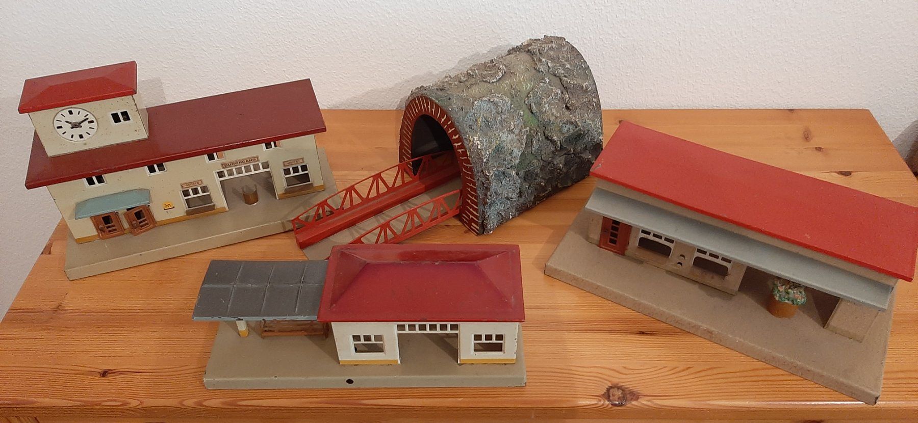 Kibri Modelleisenbahnen: 5 teiliges H0 - Kibri - Konvolut – Gebraucht aus Wiesendangen von pau_56xn