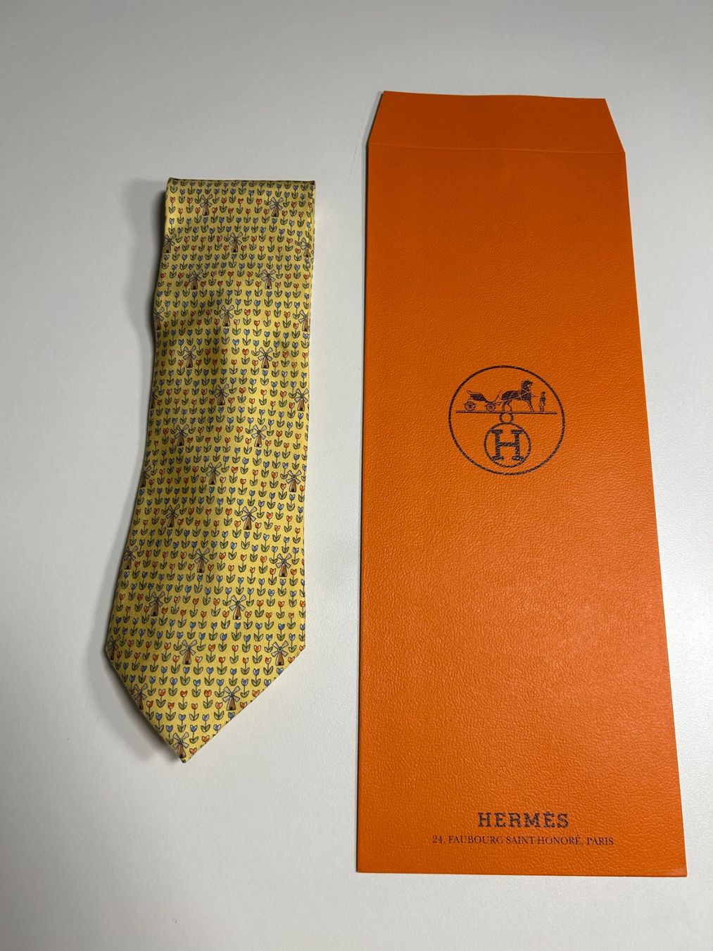 Hermès Cravatte: Hermès Blumen & Windmühlen Krawatte – Nuovo (secondo la descrizione) da Bern venduto da kurtikobolt74