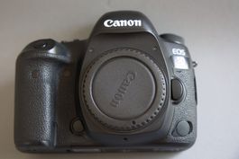 Canon EOS 5D Mark IV