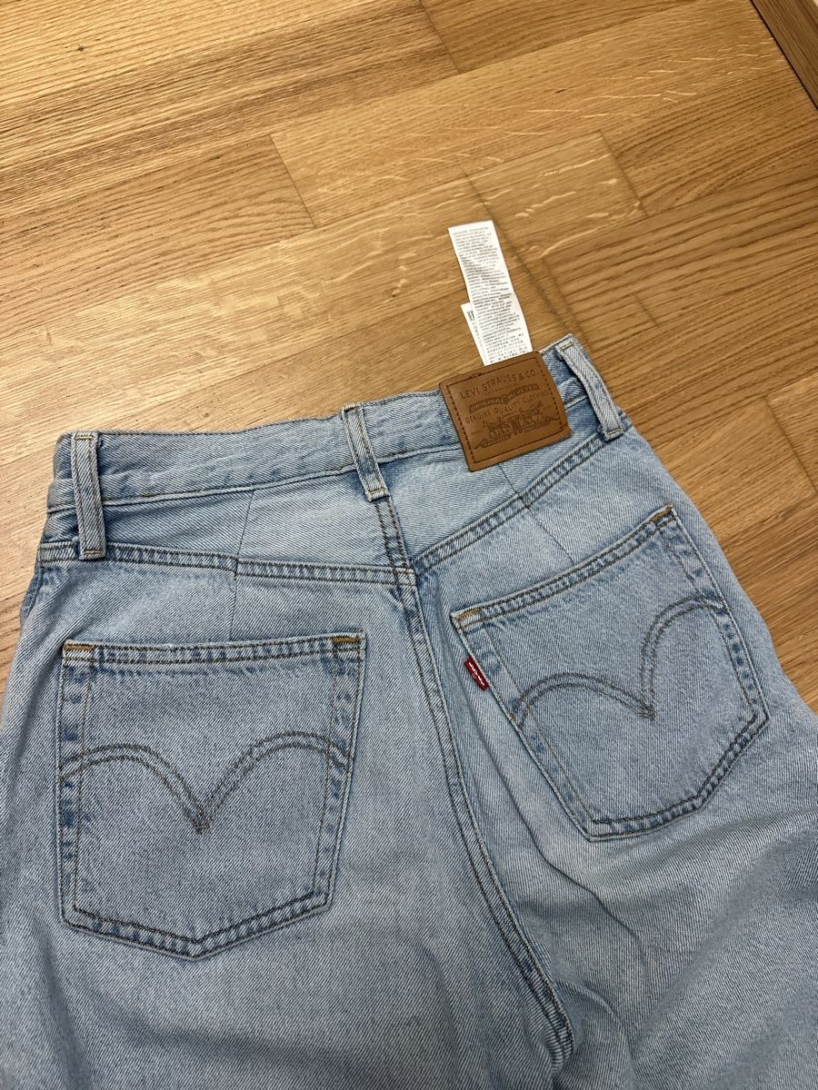 Levi's Jeans: Levis Ribcage – Usato da Luzern venduto da LauraLynnMeier 2