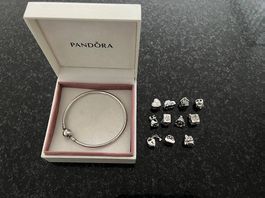 Pandora Armband mit 11 Charms