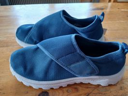 1 paire de souliers (neuves)
