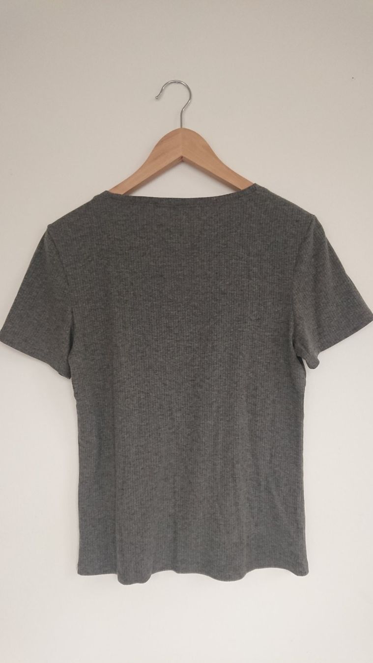 T-shirt: Damen Basic T-Shirt Chicorée Gr. M Grau – Usato da Hallau venduto da CHACLA 2