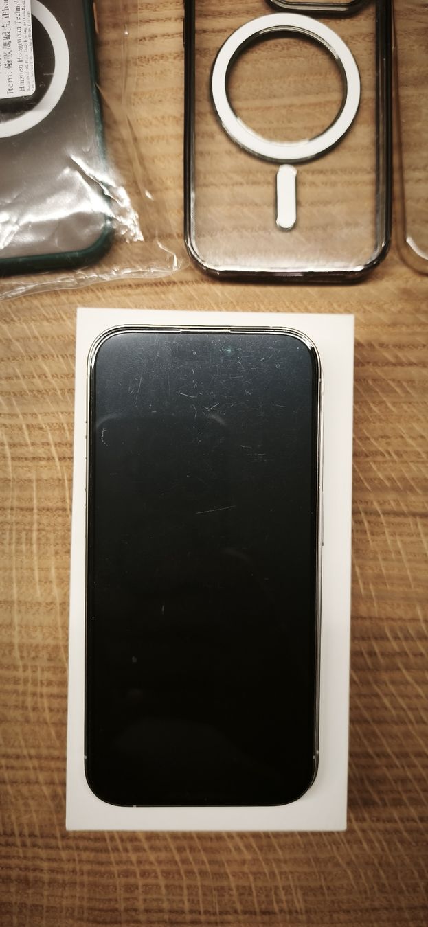 Apple Portables: iPhone 15 Pro  – D'occasion à Stallikon par brezel28 2