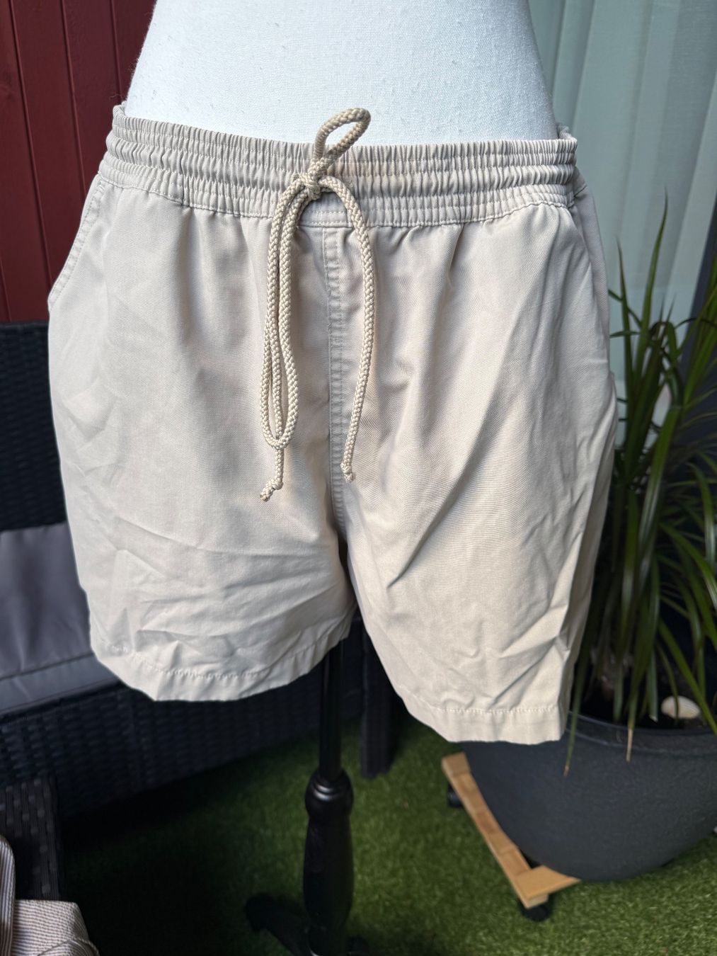 Decathlon Pantalons: Decathlon Shorts, beige, Gr. L – D'occasion à Riehen par ann_76jw