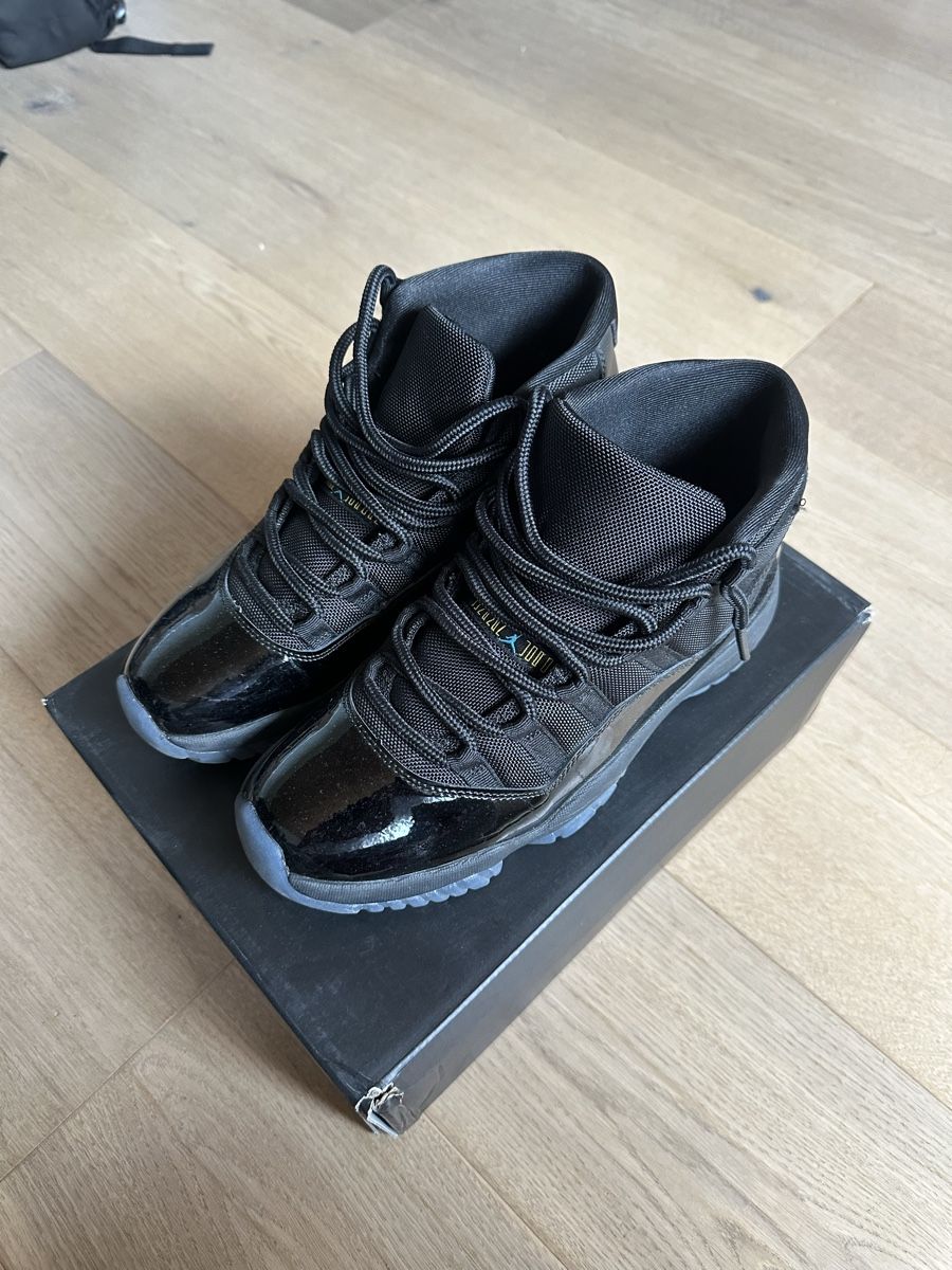 Jordan Scarpe da uomo: Jordan 11 Black – Usato da Seltisberg venduto da izz_8xth