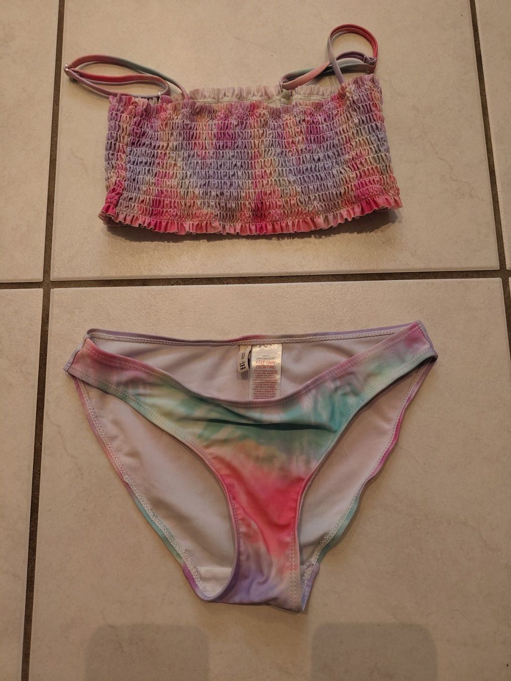 Only Badekleider & Bikinis: Bikini 134/140 – Gebraucht aus Neerach von stens