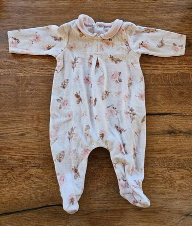 Strampler, Pyjama 50