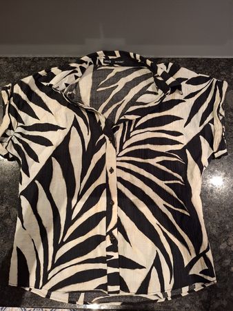 Chemise femme Mango motif feuilles noir blanc taille XS