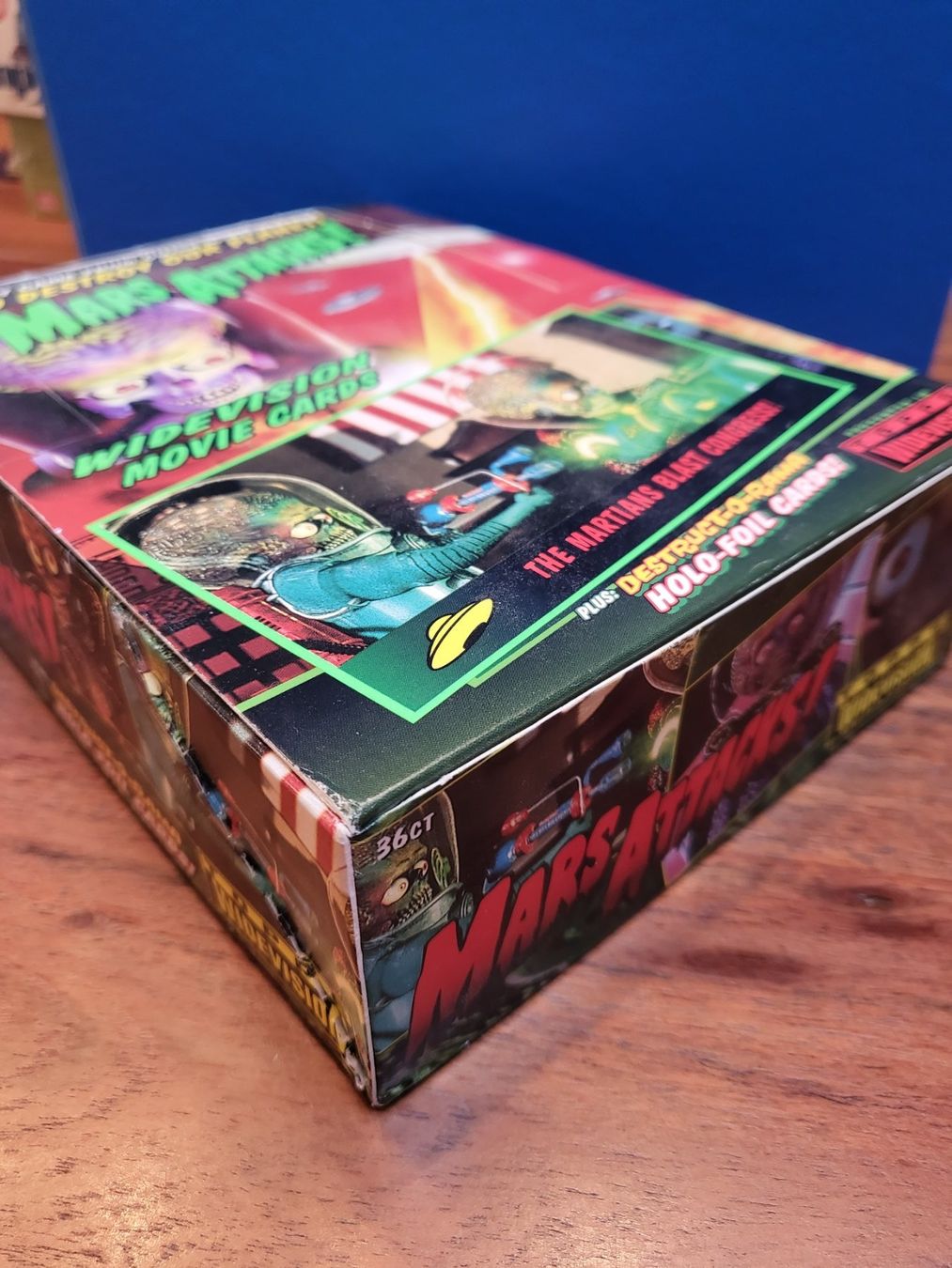 Sammelbilder & Trading cards: TRADING CARDS MARS ATTACKS – Neu und originalverpackt aus Schönenberg ZH von  1