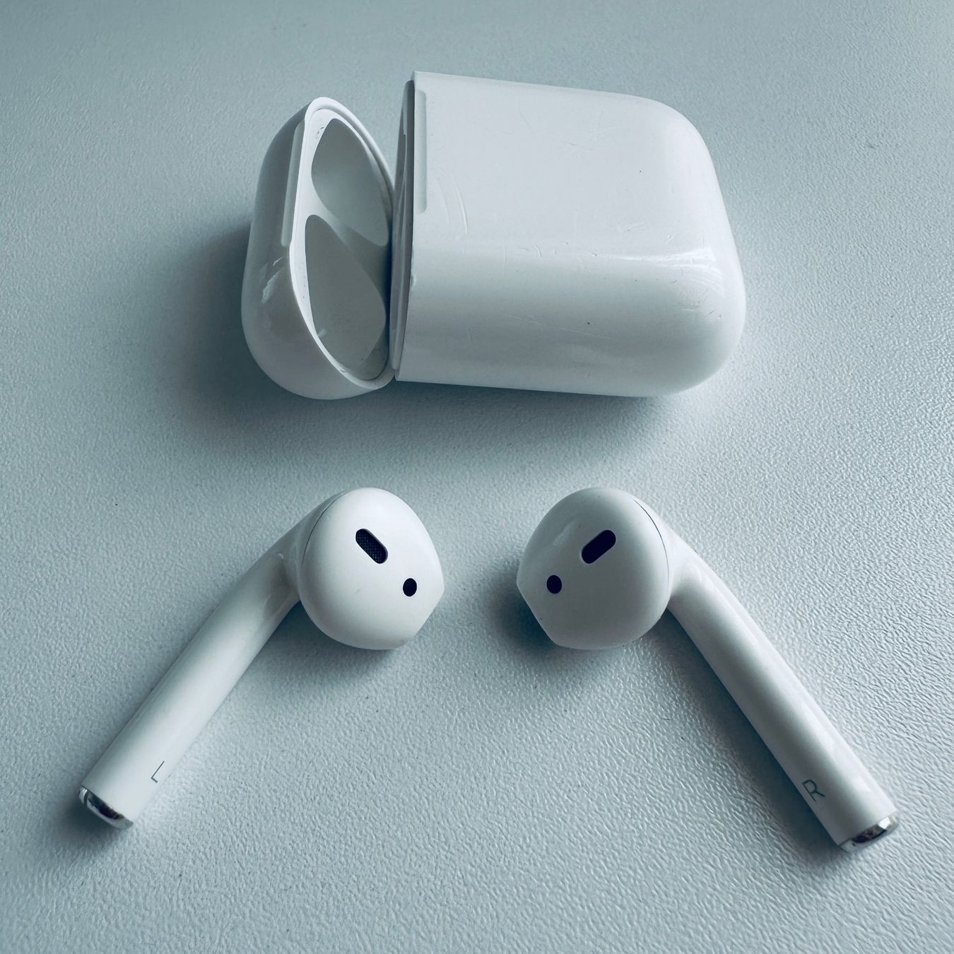 Apple Cuffie: Original Apple AirPods 2 Kopfhörer Wireless Lightning Kabel – Usato da Basel venduto da MY.AIRPODS.SHOP 4