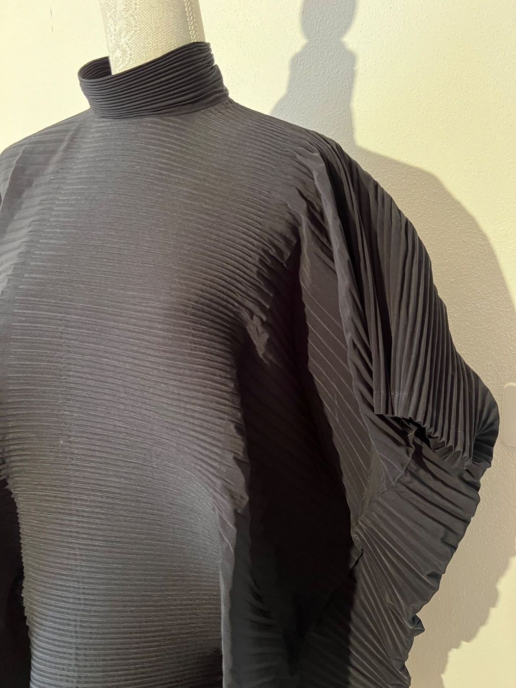 Issey Miyake Vestiti: issey miyake Kleid – Nuovo (secondo la descrizione) da wolfhausen venduto da per13lina 2
