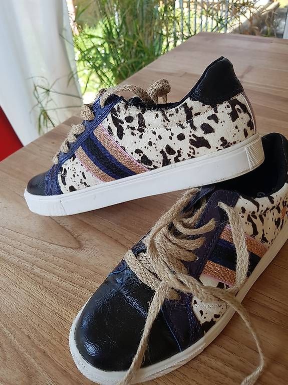 Damenschuhe: Sneaker – Gebraucht aus Witterswil von Katja...