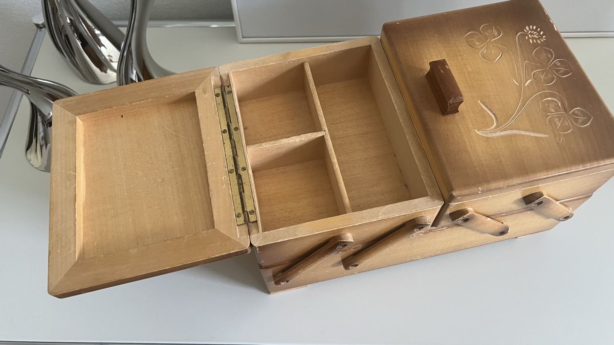Casse di trasporto: Nähkasten aus Holz – Usato da Zürich venduto da kitsune 1