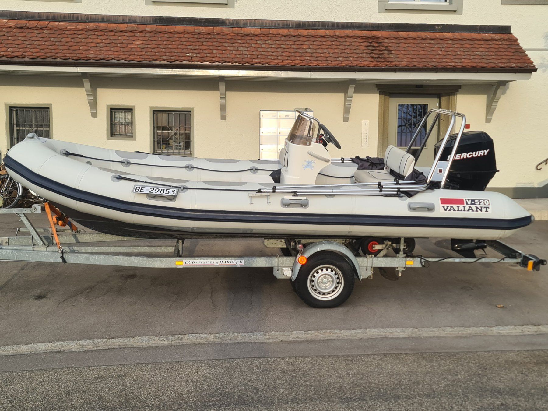 Valiant Barche: Schlauchboot evt. mit Trockenplatz am Thunersee – Usato da Worb venduto da Werich