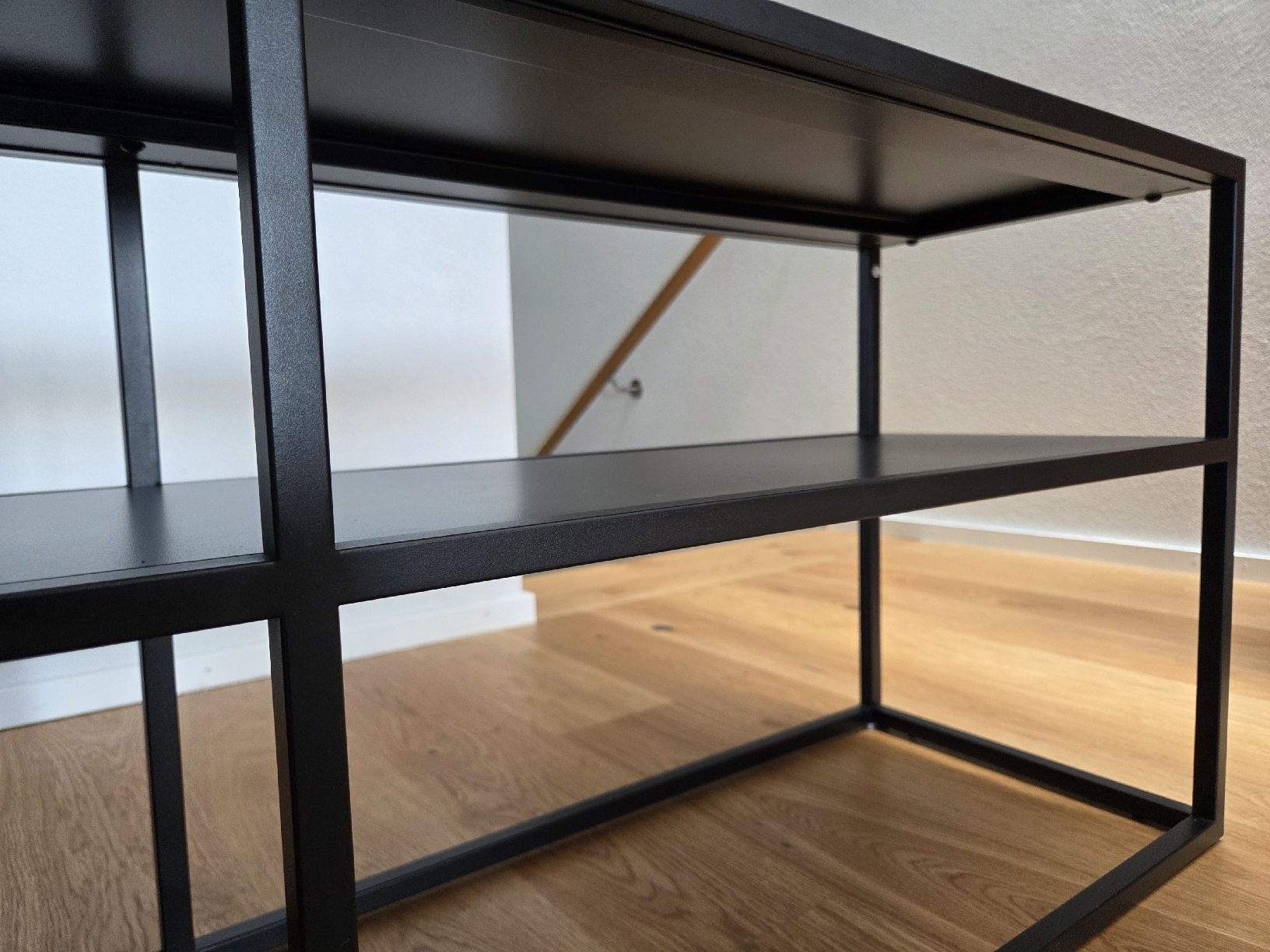 Scaffali: Black Metal Shelf Unit – Usato da Horgen venduto da Hunninko 3