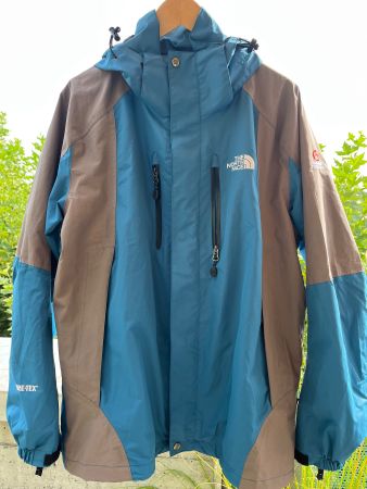 Neuwertige Hardshelljacke The North Face Summit Series M men