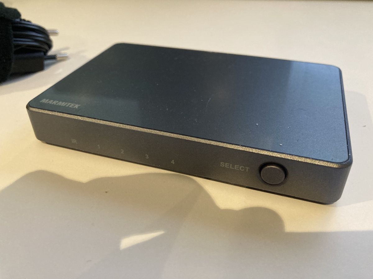 Hub & Switch: HDMI Switch 4 Port UHD 2.0 – Usato da Safenwil venduto da LukasK01 2