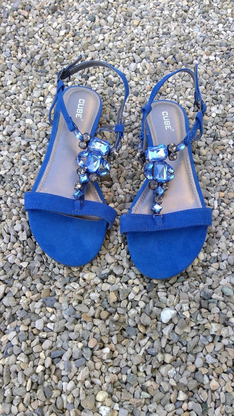 Cube Scarpe da donna: Sandalettes bleu roi CUBE, pointure 40, NEUF – Nuovo e nell'imballaggio originale da Agiez venduto da chouchanelle 1