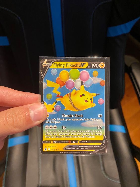 Carte Rare Pokémon Carte Pokémon Flying Pikachu V 006/025 - Collection Celebrations 25ème Anniversaire Carte Flying Pikachu V 006/025