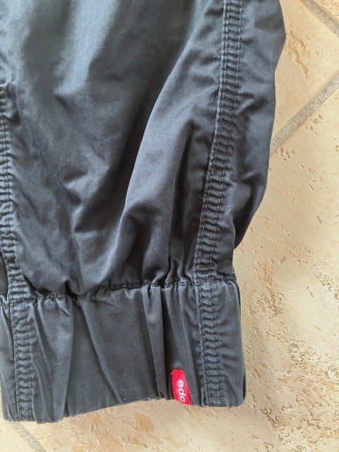 Esprit Pantaloni: Pantalon cargo edc ESPRIT taille 38 – Usato da Les Ponts-de-Martel venduto da Jolisa 6