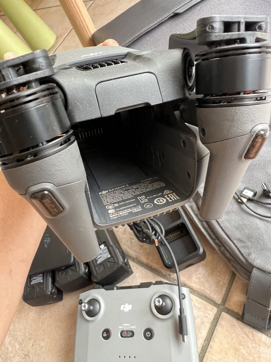 DJI Camcorder: DJI MAVIC 3 COMBO – Gebraucht aus Thônex von lufoto 5