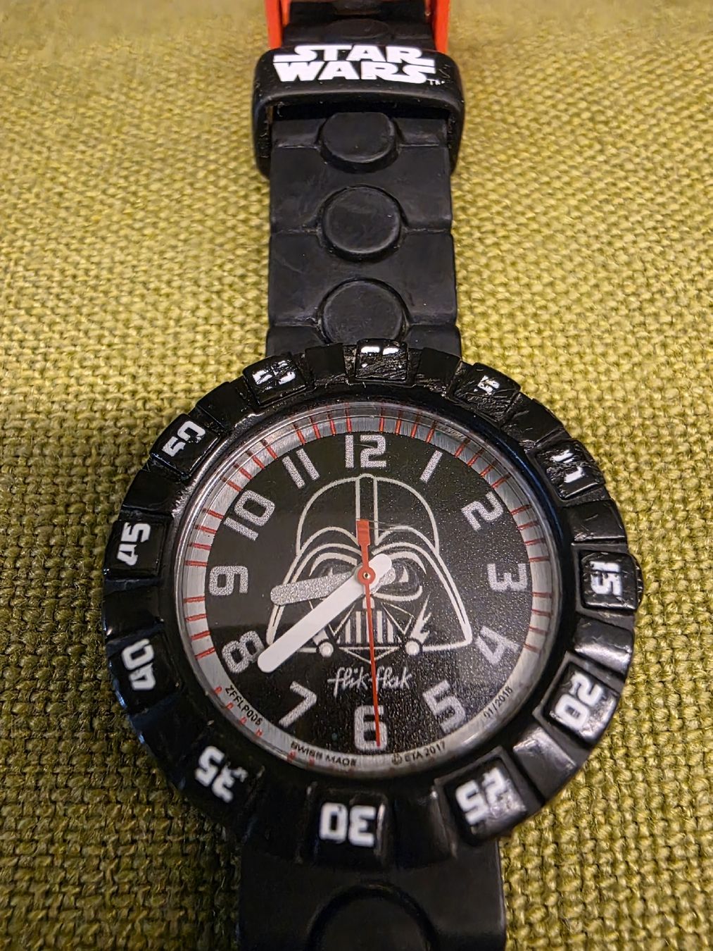 Flik Flak Orologi: STAR WARS DARTH VADER, flik flak, Swatch – Usato da Bern venduto da Fred28