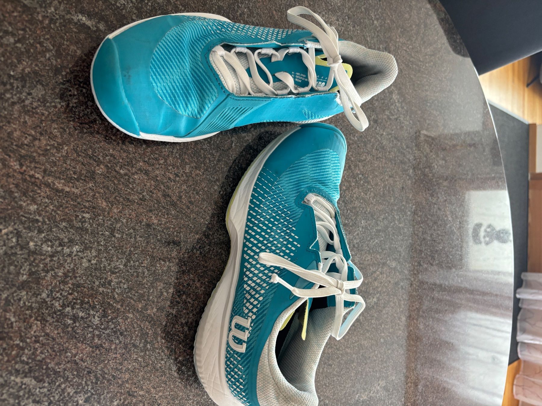 Wilson Chaussures femmes: Wilson Hallenschuhe Gr. 39 1/3 – D'occasion à Hasliberg-Hohfluh par hasliberg79 1