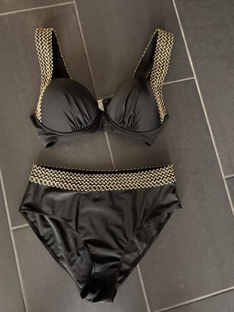 Schwarzer Bikini mit Goldmuster, xl- Sommer Hit!