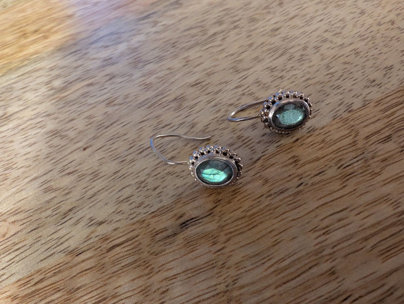 Ohrringe & -stecker: Ohrhänger mit Labradorit Stein silberfarben klein – Neu (gemäss Beschreibung) aus Niederdorf von Azariel 2
