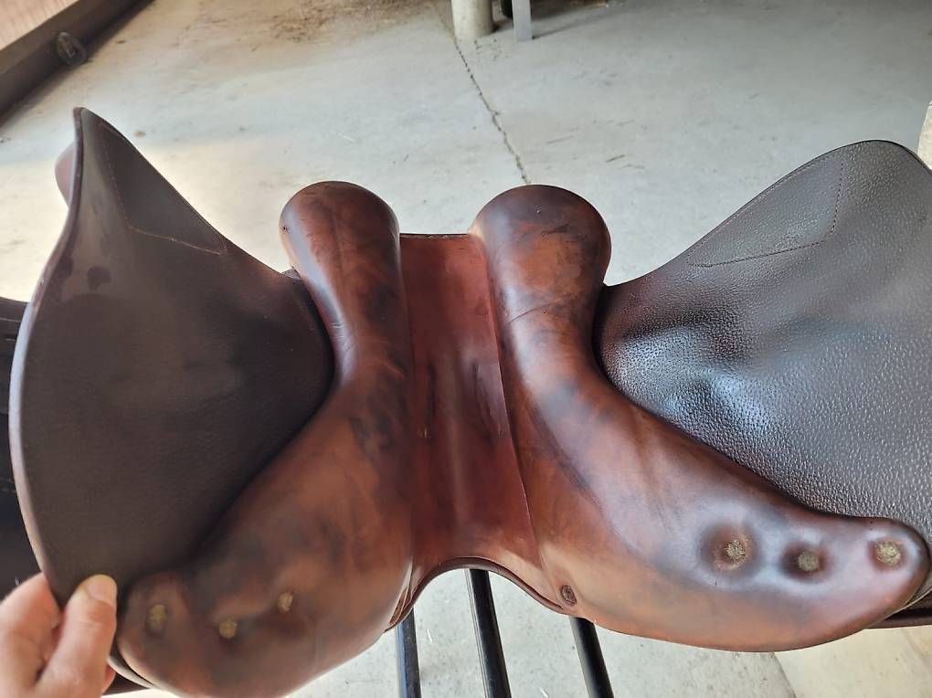 Selle & Accessori: Childéric CFXL Vielseitigkeitssattel, 17, – Usato da Bolligen venduto da AndyBern 4