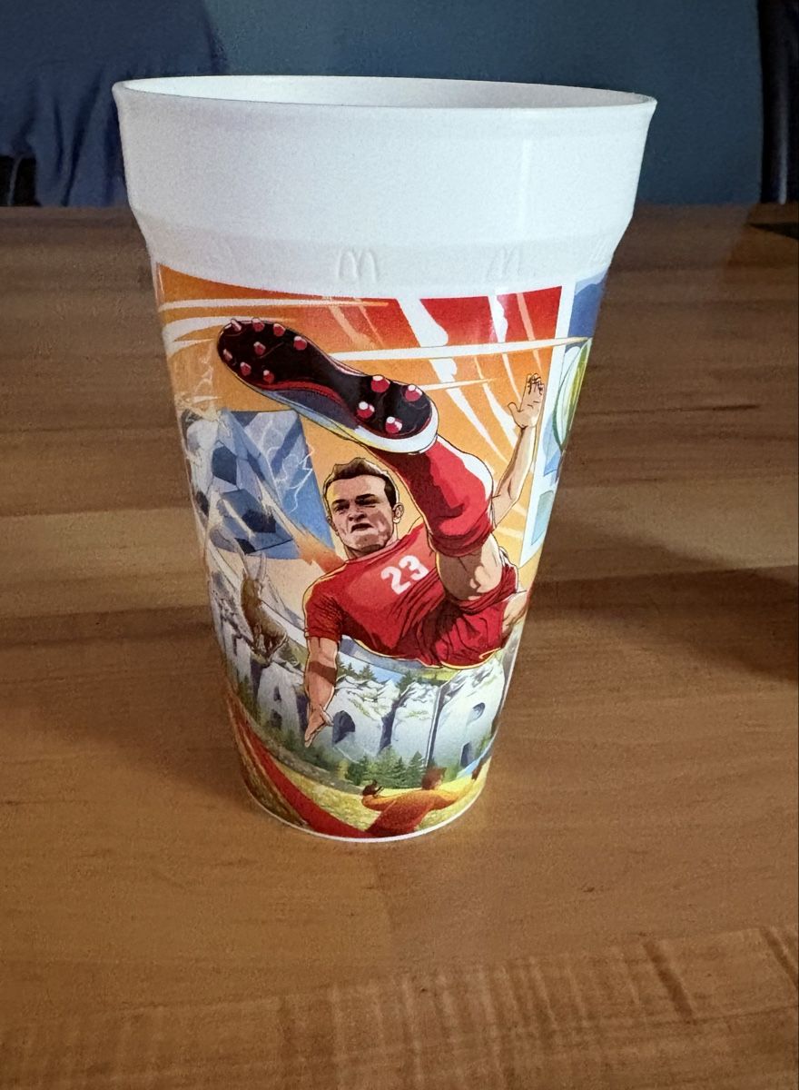 Contenitori & Simili: WM Becher McDonald's Fussball - Shaqiri – Nuovo (secondo la descrizione) da Stilli venduto da dan_9y5z 1
