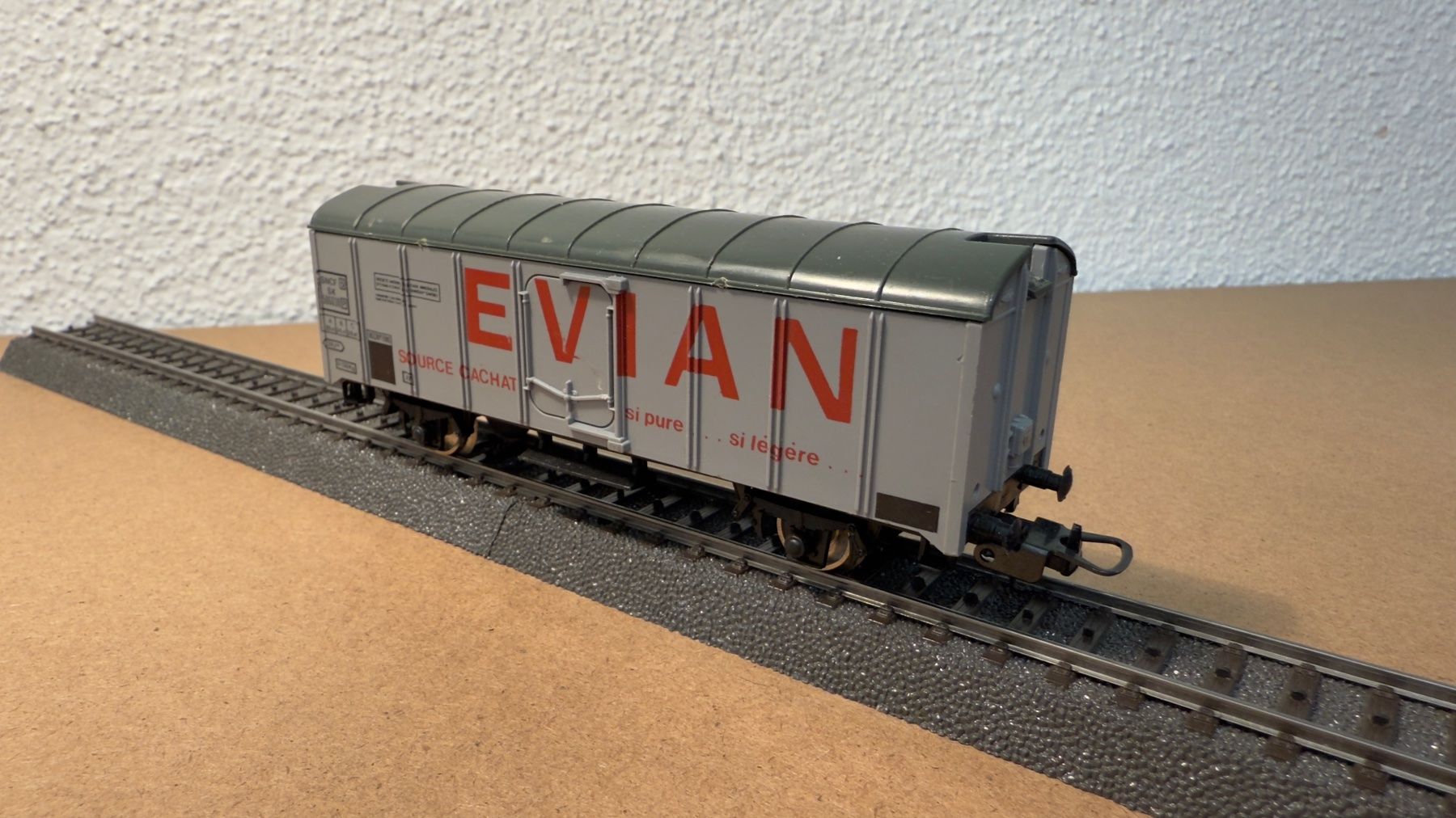 Liliput Modellini di ferrovie: Liliput Evian Gepäckwagen H0 / DC – Usato da Windlach venduto da Kelebra 2