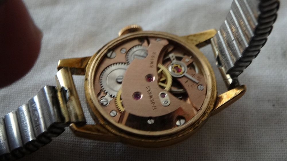 Montres: HERODIA  KLEINE DAMEN UHR .HANDAUFZEUG.17J.LAUFT-- – D'occasion à zürich par ahmad01 7