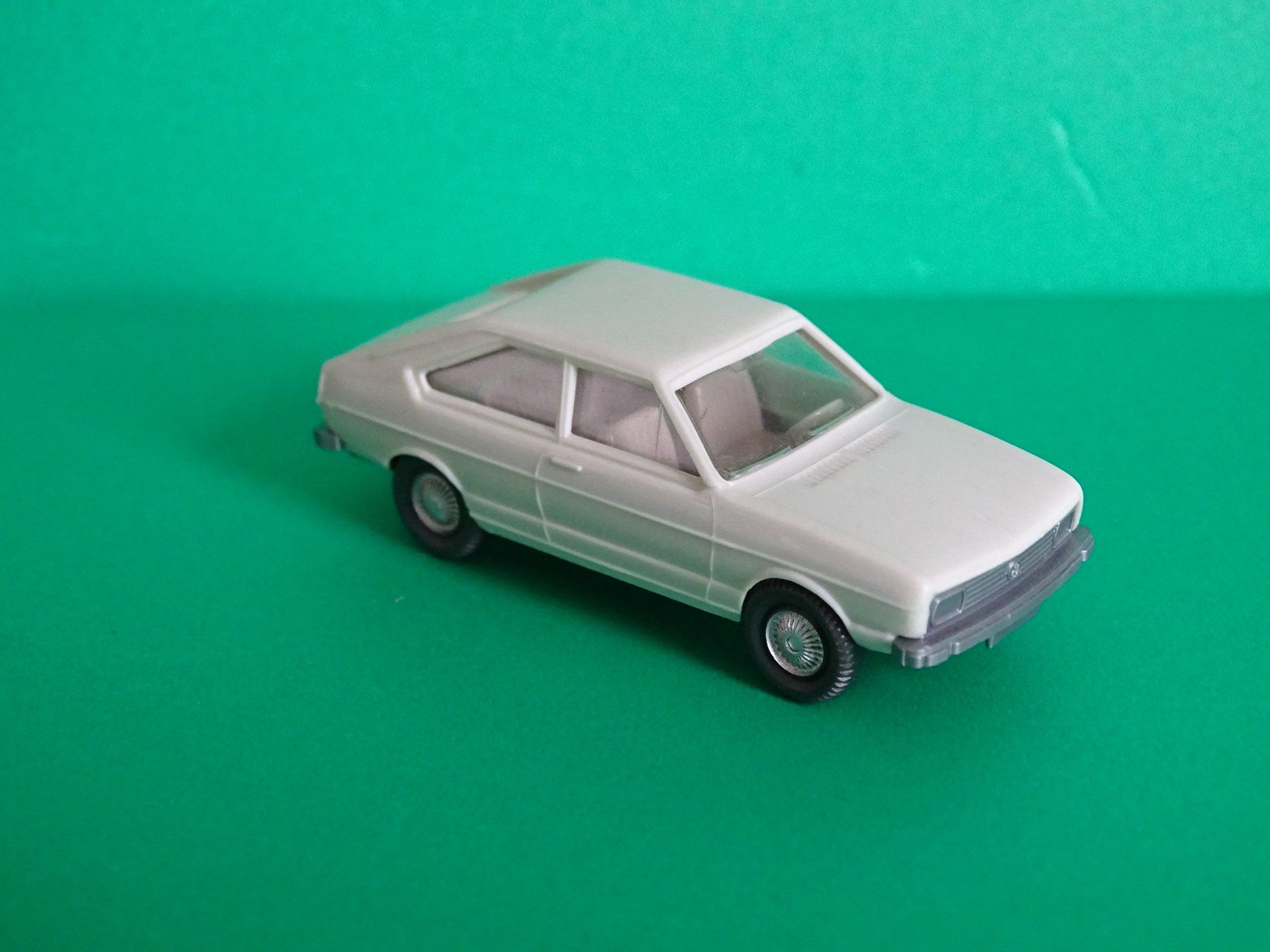 Wiking Modellini d'auto: VW Passat von Wiking 1/87 – Usato da Bretzwil venduto da Meex 1