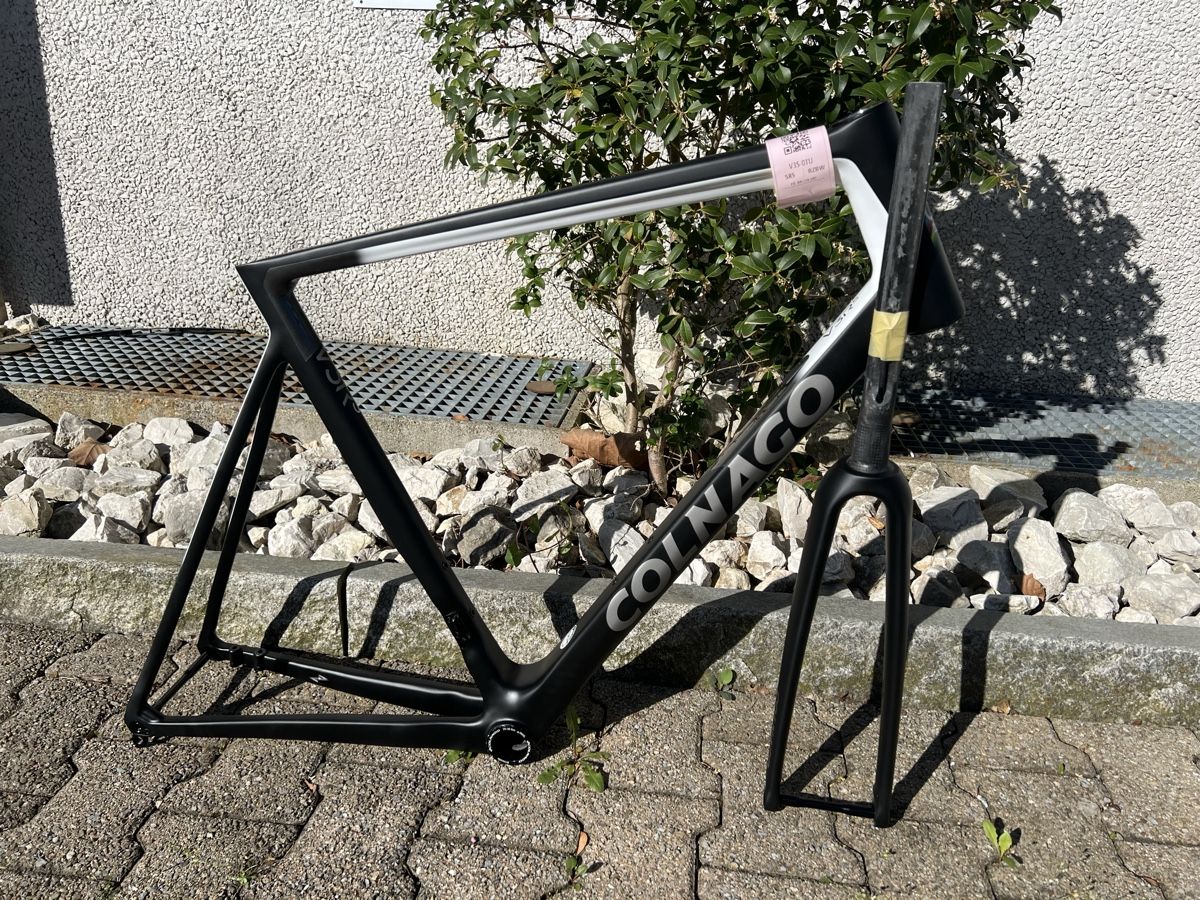 Colnago Biciclette: Colnago V3Rs Disc Frameset, 58cm – Nuovo (secondo la descrizione) da Kriens venduto da Velochetti_Kriens