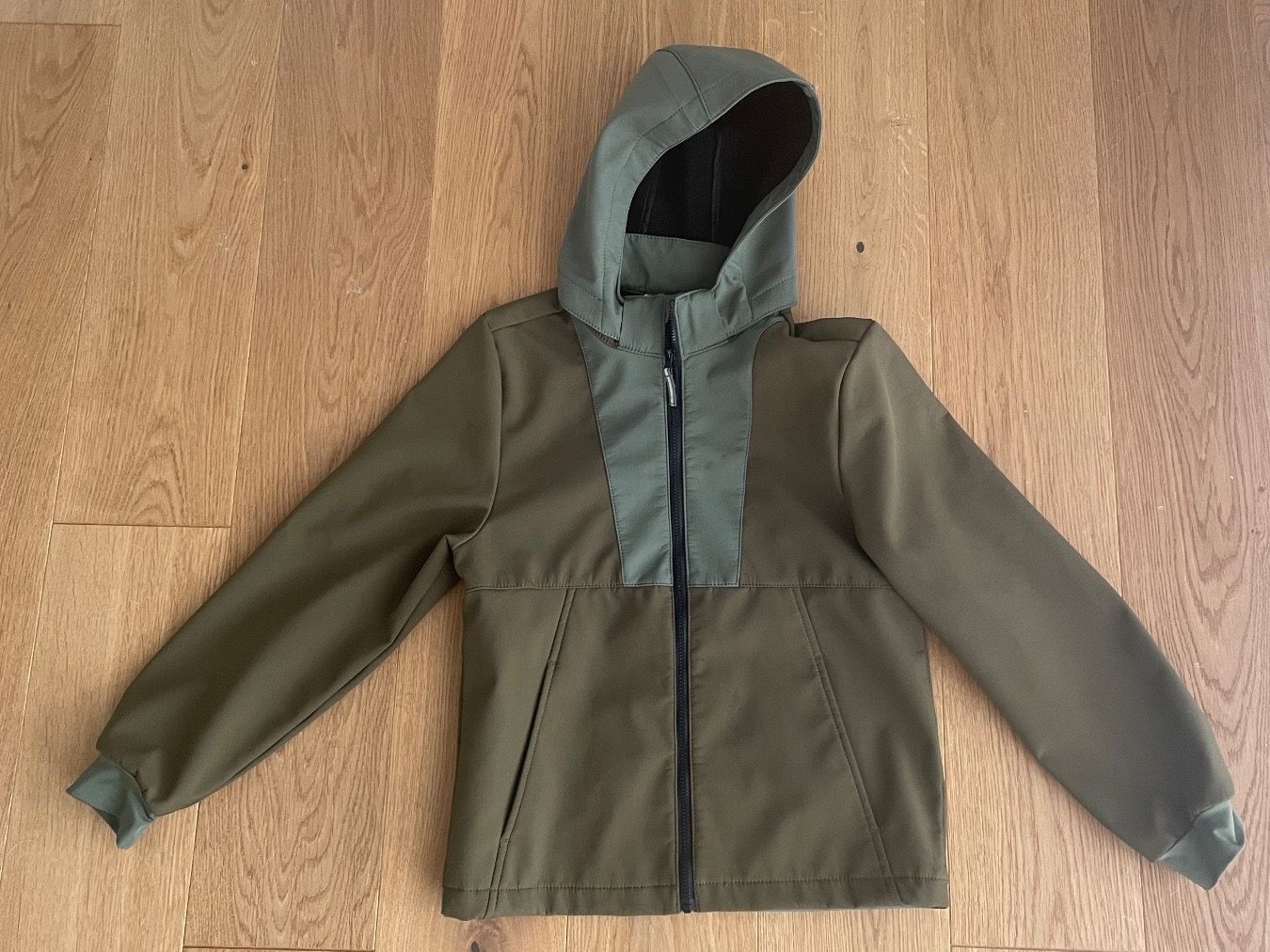 H&M Giacche & Cappotti: H&M Softshelljacke Gr.134 wasserabweisend – Usato da Felben-Wellhausen venduto da begean
