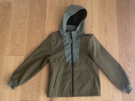 H&M Softshelljacke Gr.134 wasserabweisend