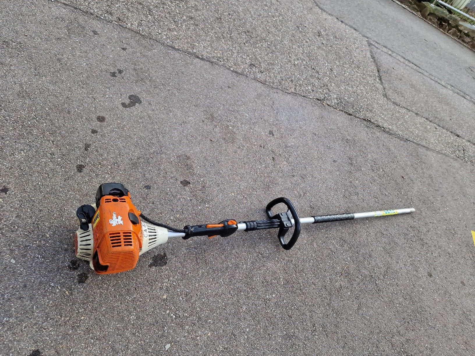 Stihl Tutte le macchine: STIHL HL100 Heckenschneider – Usato da Tagelswangen venduto da Axel_36 4