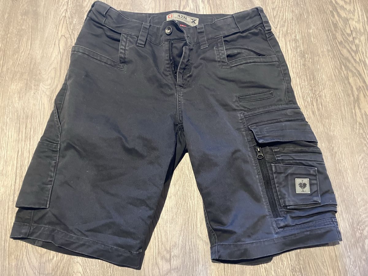 Engelbert Strauss Pantaloni: Engelbert Strauss Motion TEN 42 kurze Hose Damen – Usato da Dürrenroth venduto da El_fluegu