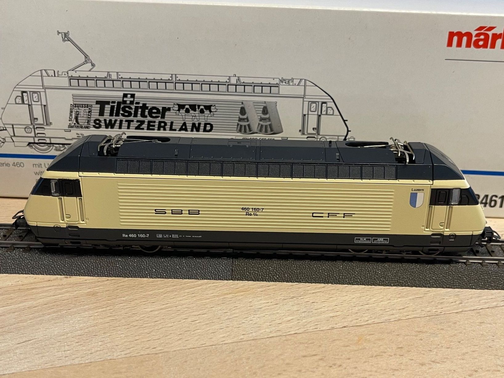 Märklin Modellini di ferrovie: Märklin Re 460 SBB Custom painted – Nuovo (secondo la descrizione) da Lützelflüh-Goldb venduto da overdose74