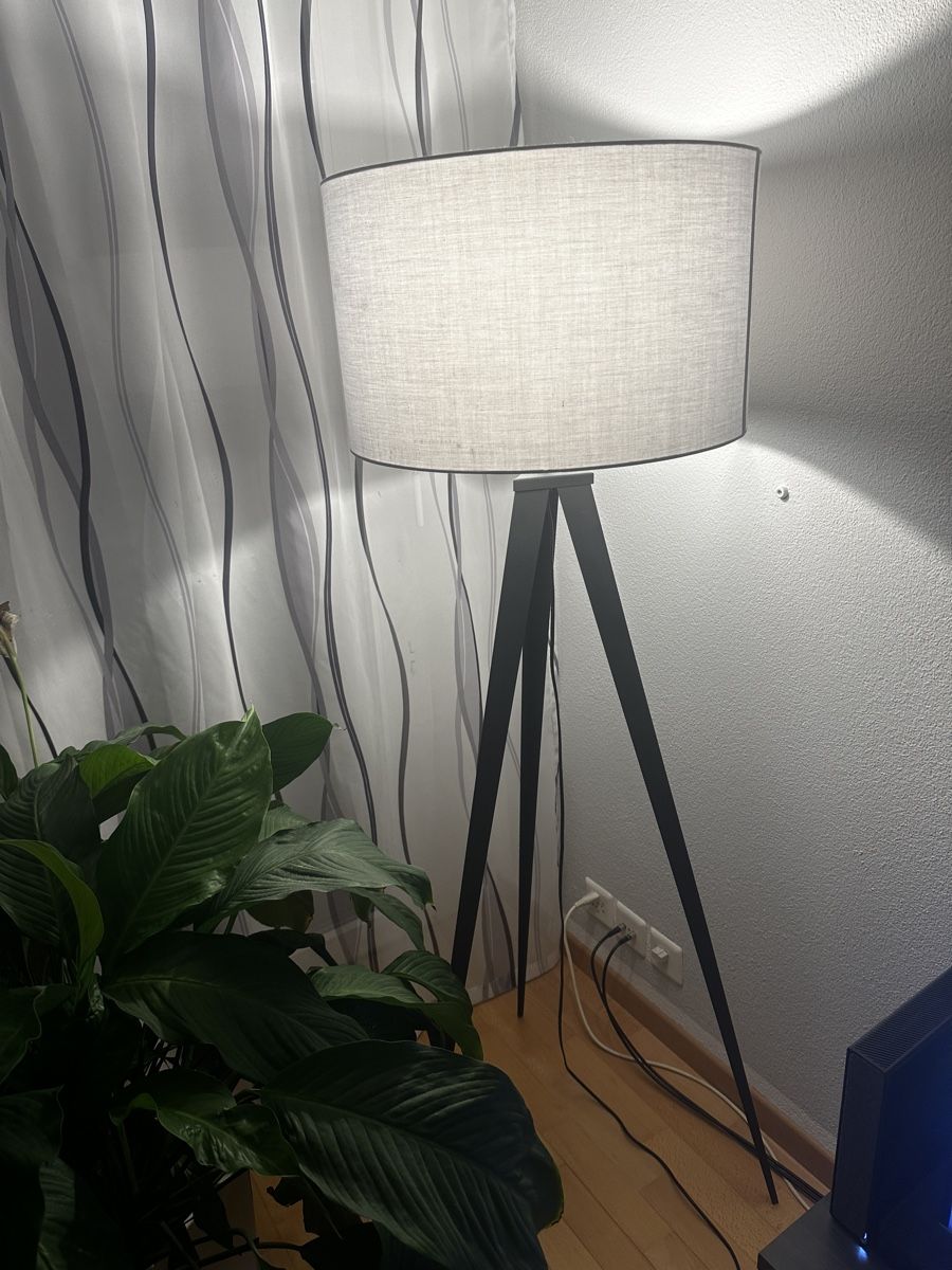 Lampade: Stehlampe in grau  – Usato da Horgen venduto da jul_pc5g