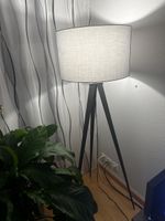 Stehlampe in grau 