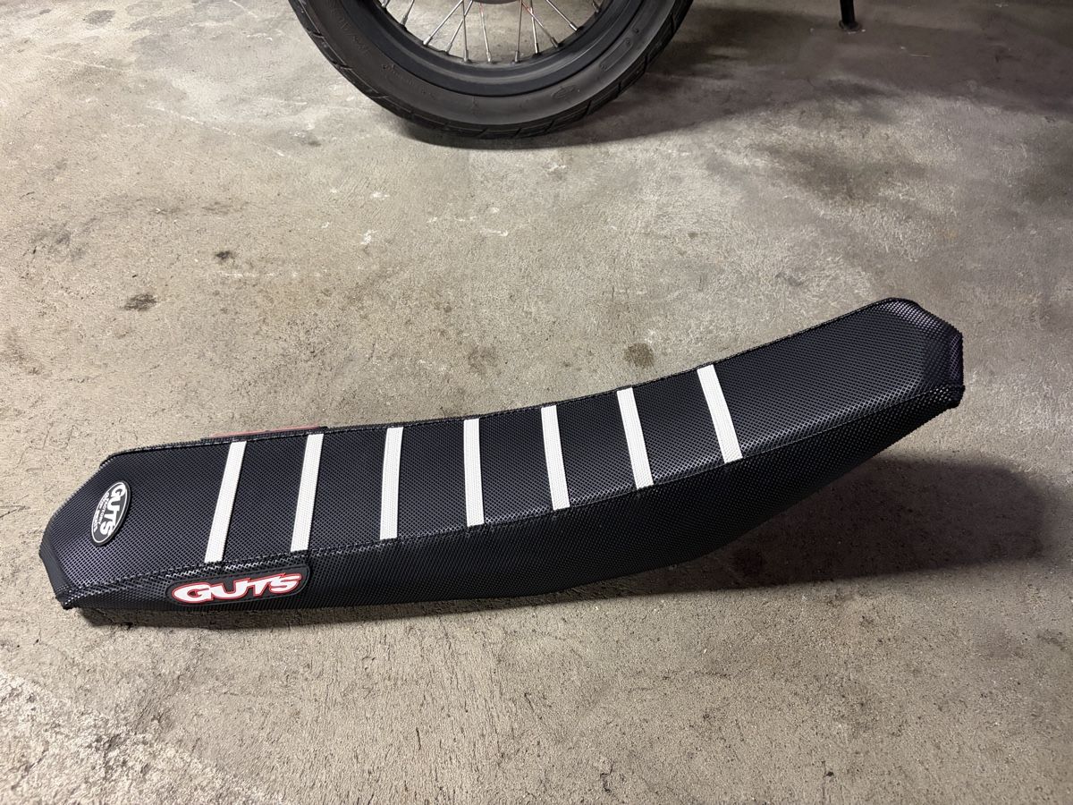 Sur-Ron Toutes les pièces détachées moto: Surron Ultra Bee Sitzbank Guts – Neuf (Voir description) à Büttikon AG par LucasOderSo