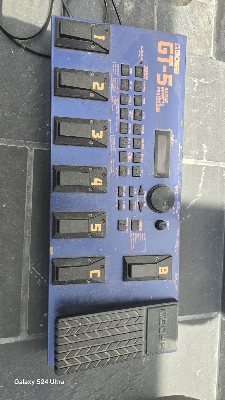 Boss Strumenti musicali: BOSS GT-5 Guitar Effects Processor gebraucht – Usato da Weingarten-Kalth venduto da Fendt2000