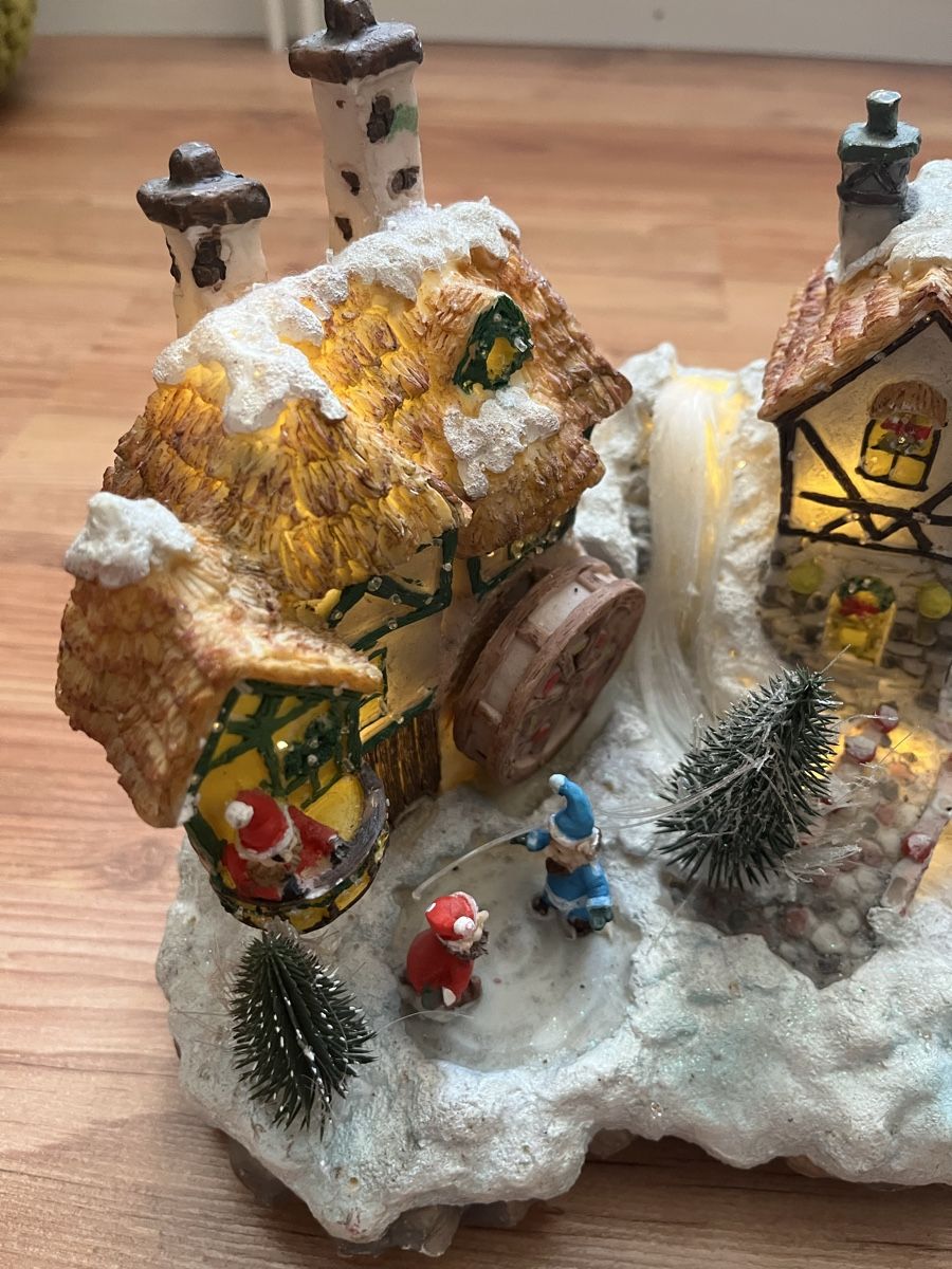 Tutte le decorazioni: Beleuchtetes Dorf – Usato da Schaffhausen venduto da MotoSH 5