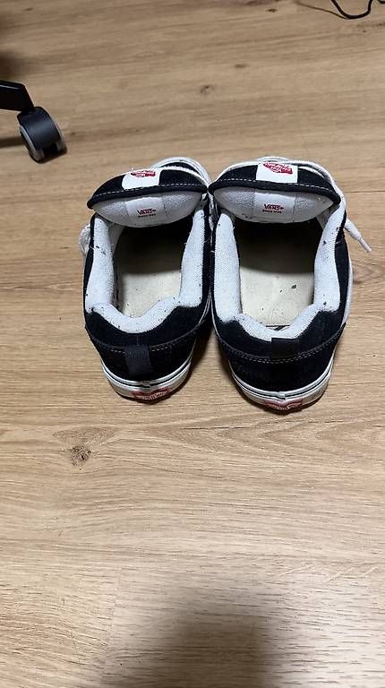 Scarpe da uomo: Vans Knu Skool – Usato da Neuhausen venduto da agh_g2nd 2
