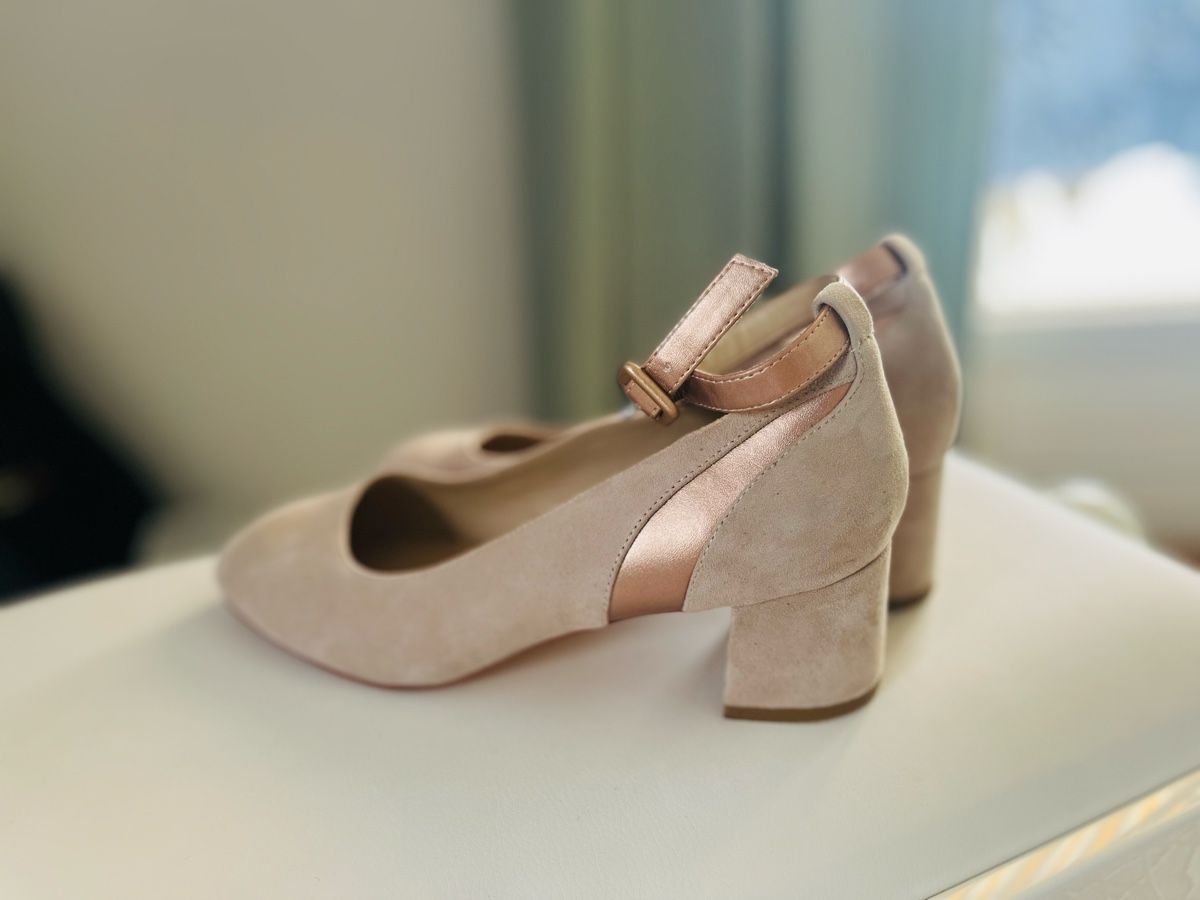 Scarpe da donna: Suede leather pumps - size 38 – Usato da Cully venduto da Maar_K